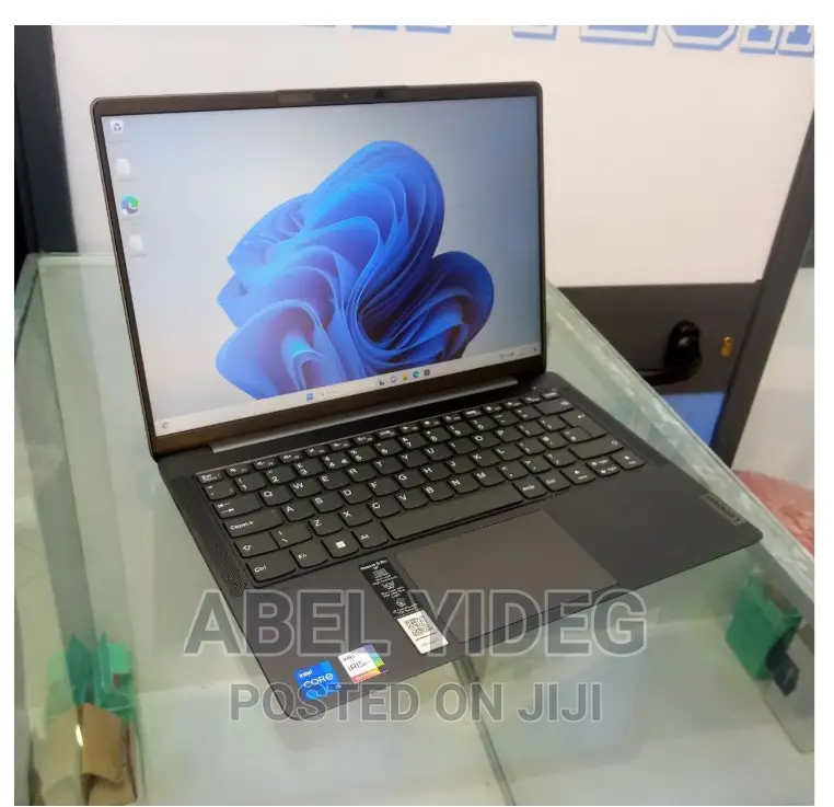 New Laptop Lenovo 8GB Intel Core I5 SSD 512GB