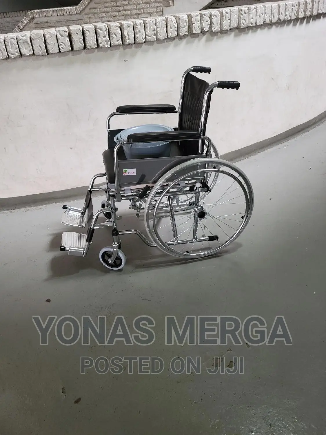 Pushing–Wheelchair/Hallway—Wheelchair/