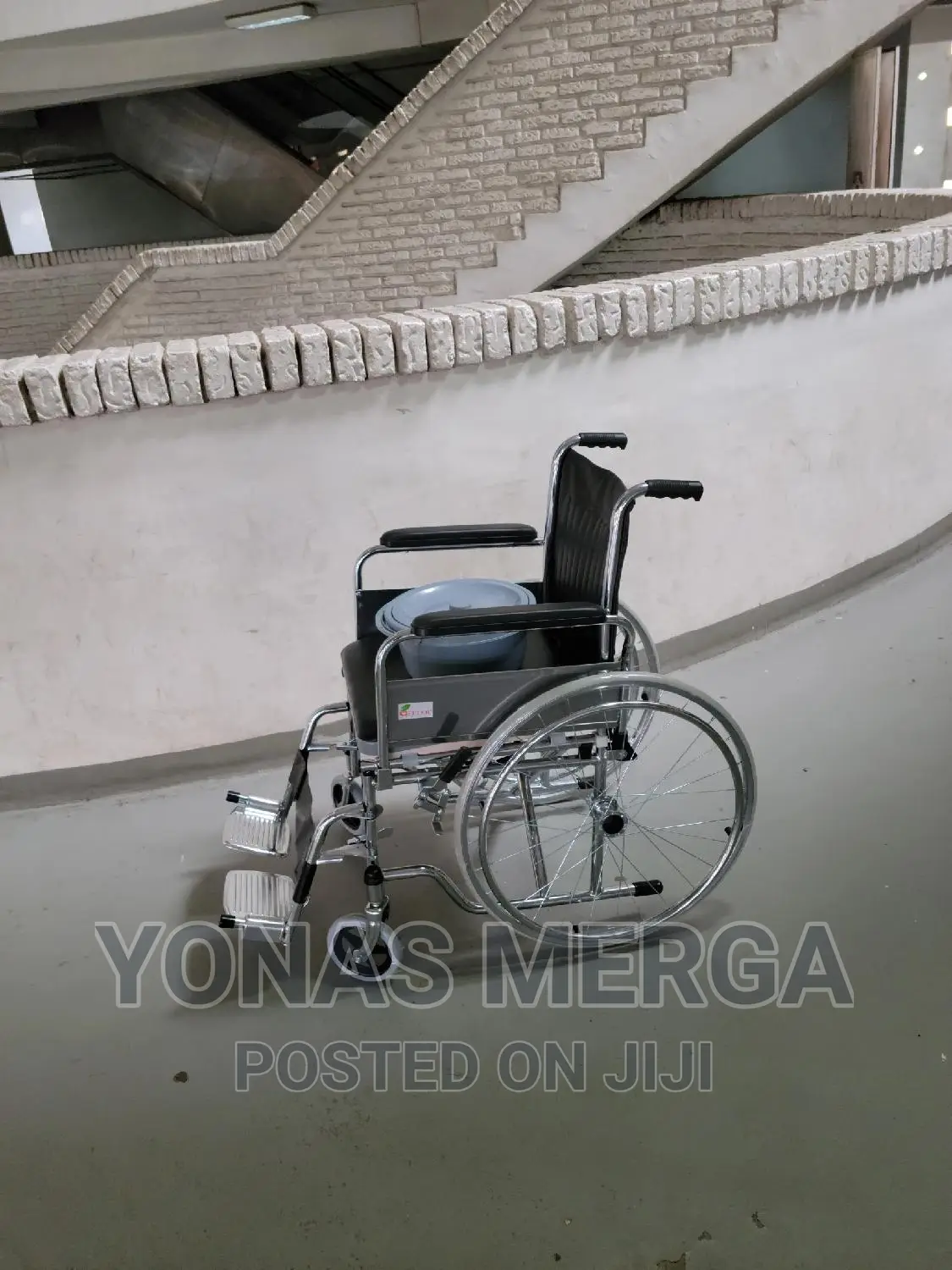 Pushing–Wheelchair/Hallway—Wheelchair/