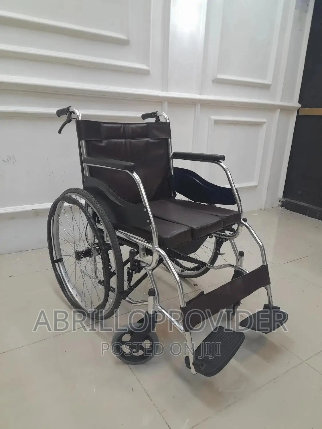 Medical Wheelchair/Toilet Wheelchair/Wheelchair/Wheelchair-
