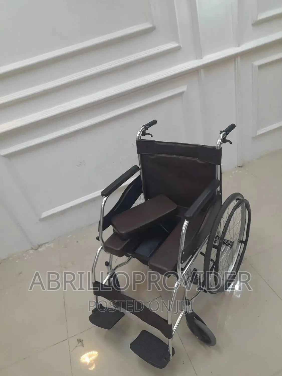 Medical Wheelchair/Toilet Wheelchair/Wheelchair/Wheelchair-