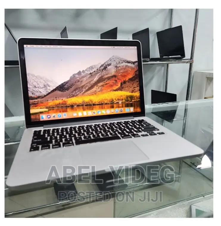 New Laptop Apple MacBook Pro 2015 8GB Intel Core I5 SSD 256GB