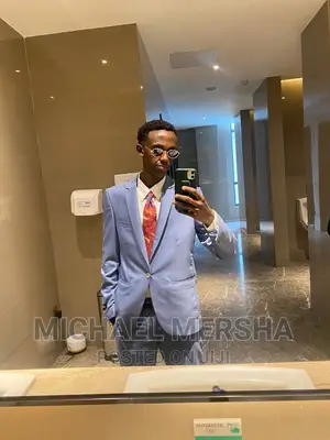 Photo - Sales Person