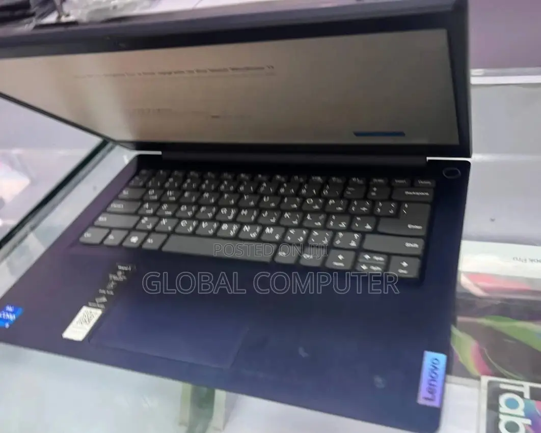 New Laptop Lenovo 8GB Intel Core I5 SSD 1T