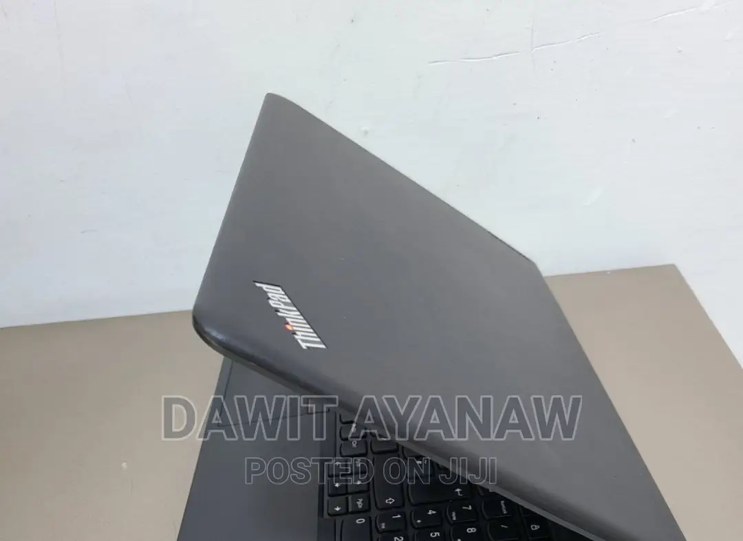 New Laptop Lenovo 4GB Intel Core I5 SSD 1T