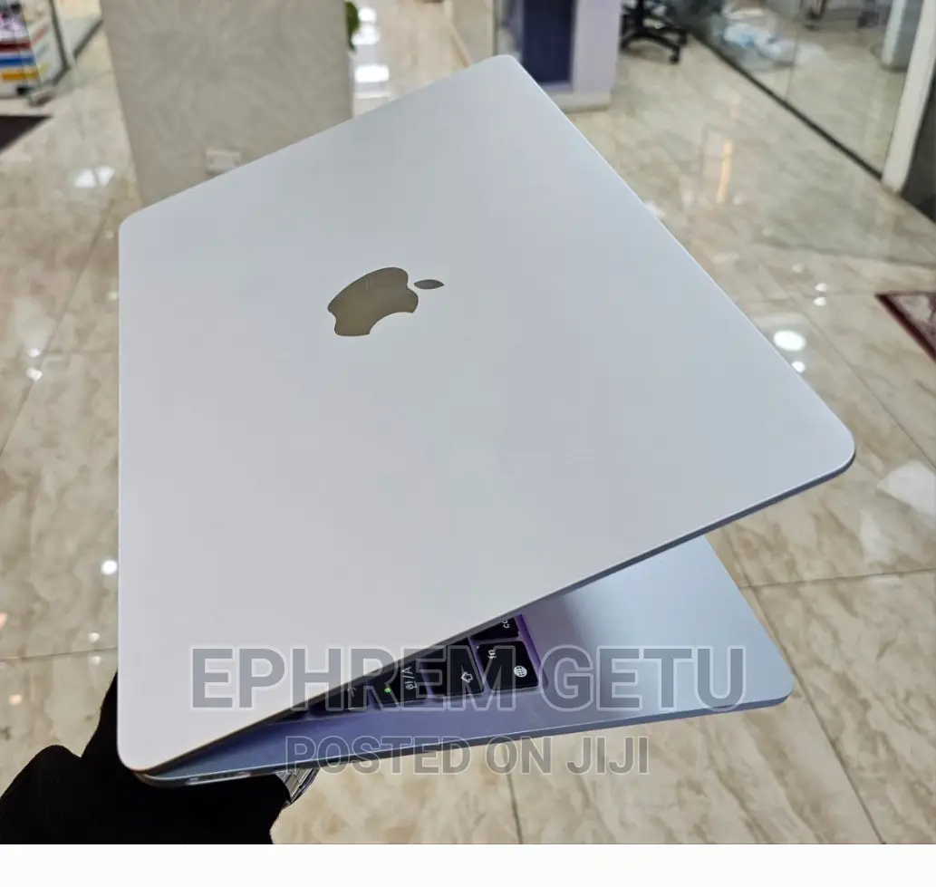 New Laptop Apple MacBook Air 2022 M2 8GB Apple M2 SSD 256GB