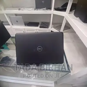 Photo - New Laptop Dell Latitude 5310 4GB Intel Xeon SSD 128GB