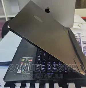 New Laptop MSI GP75 Leopard 16GB Intel Core I7 SSD 1T