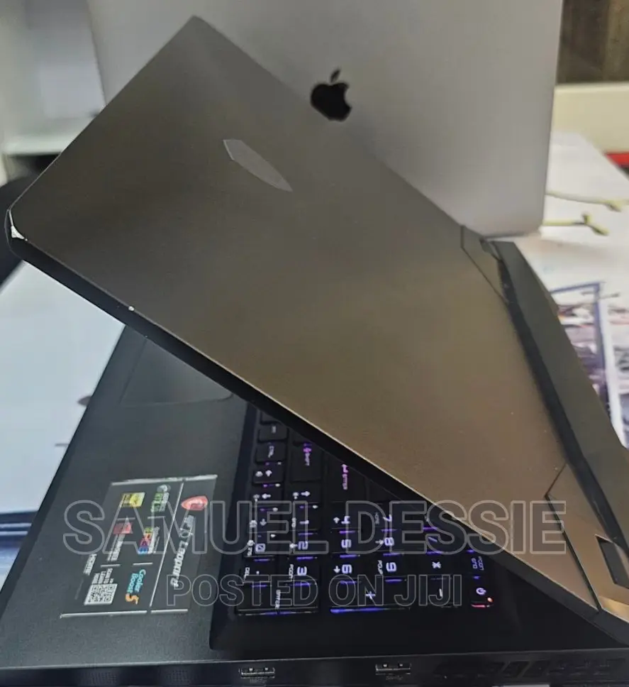 New Laptop MSI GP75 Leopard 16GB Intel Core I7 SSD 1T