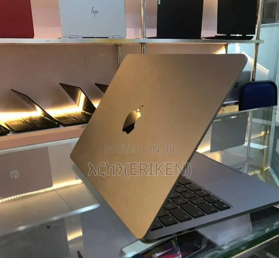 New Laptop Apple MacBook Air 2022 M2 8GB Apple M2 SSD 256GB