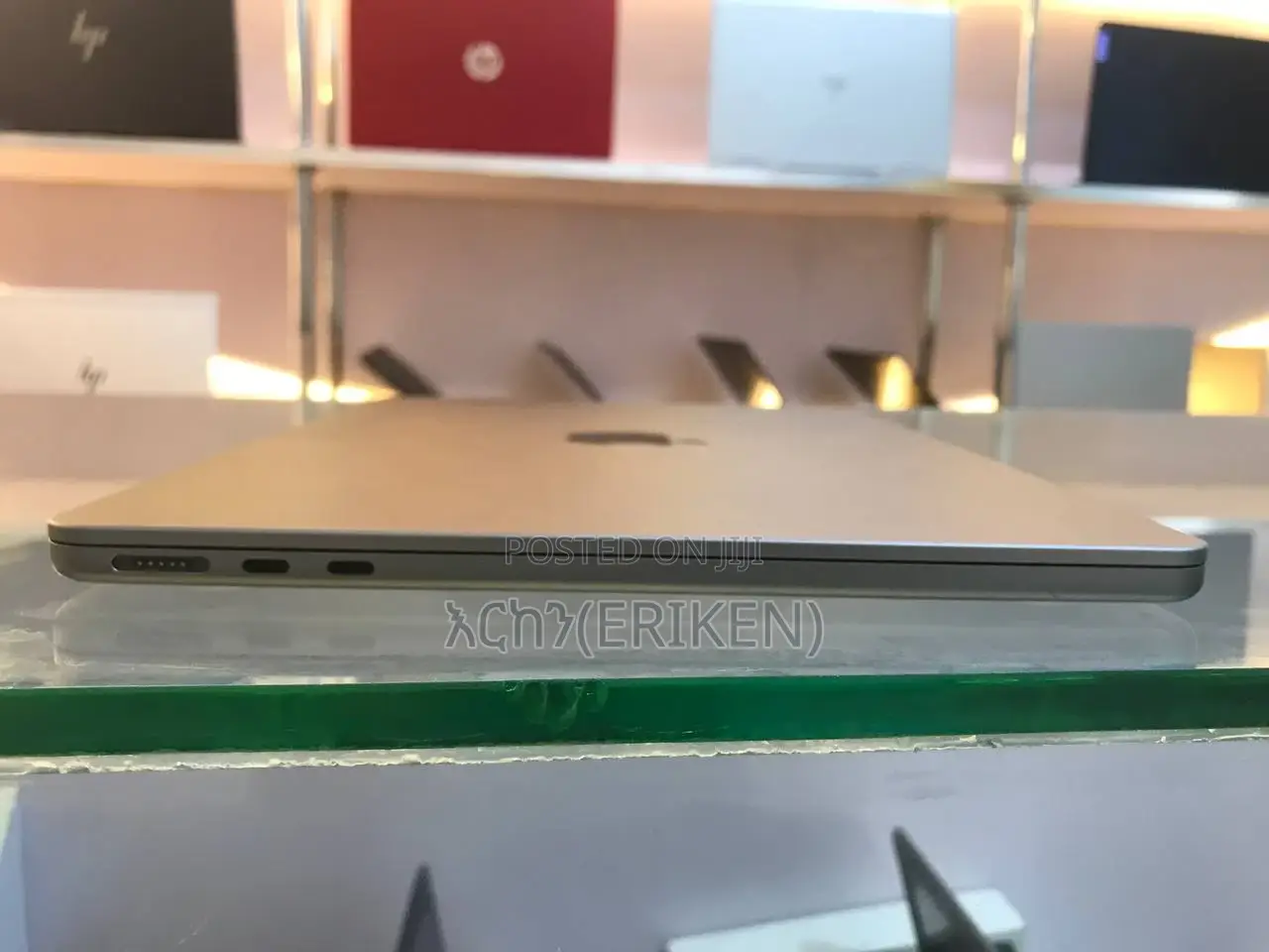 New Laptop Apple MacBook Air 2022 M2 8GB Apple M2 SSD 256GB