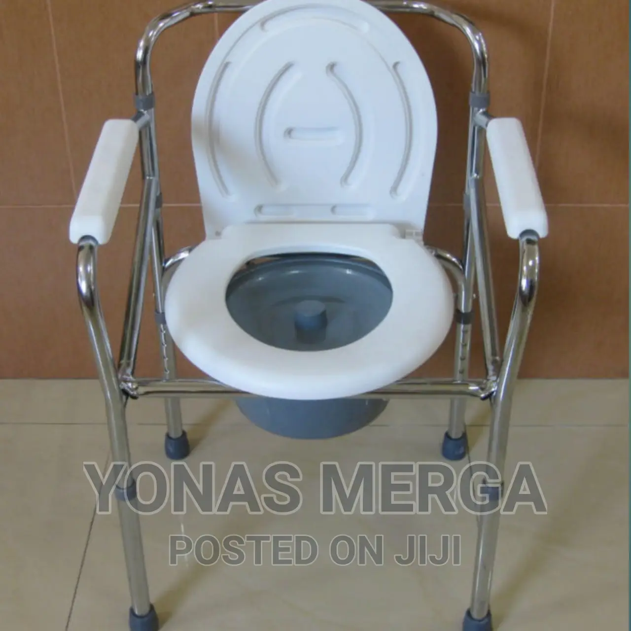 ኮሞድ ቼርclinical Hospital Commode Chair, Size: Standard