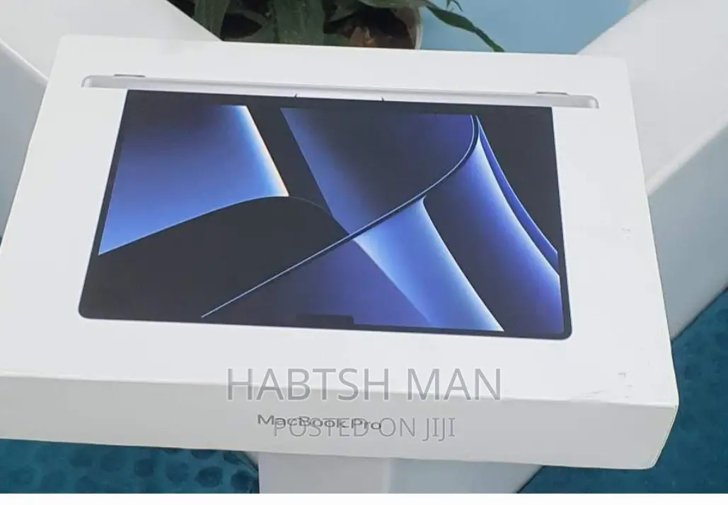 New Laptop Apple MacBook Pro 2022 M2 16GB Apple M2 SSD 512GB