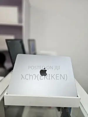 New Laptop Apple MacBook Air 2023 M2 8GB Apple M2 SSD 256GB