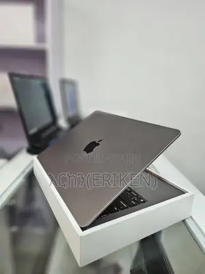 New Laptop Apple MacBook Air 2023 M2 8GB Apple M2 SSD 256GB