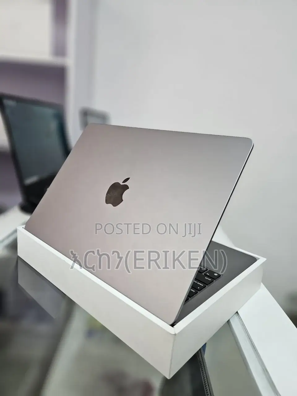 New Laptop Apple MacBook Air 2023 M2 8GB Apple M2 SSD 256GB