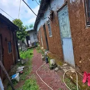 ወሠን የሚሸጥ ቦታ 500 ካ.ሜ