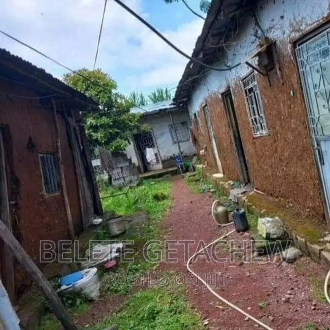 ወሠን የሚሸጥ ቦታ 500 ካ.ሜ