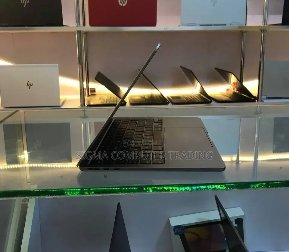 New Laptop Apple MacBook Air 2022 M2 8GB Apple M2 SSD 256GB