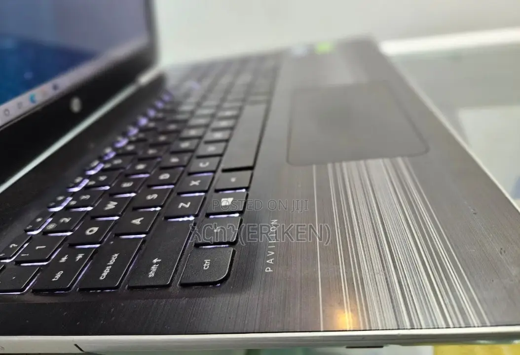 New Laptop HP Pavilion 15 8GB Intel Core I5 HDD 1T