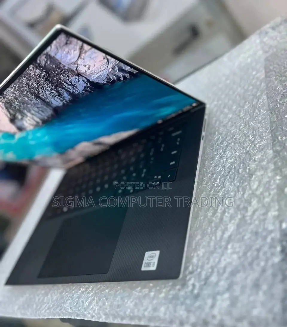 New Laptop Dell XPS 15 32GB Intel Core I9 SSD 512GB