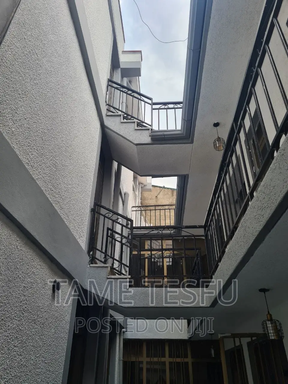 Furnished 8bdrm House in Figa, Bole for sale