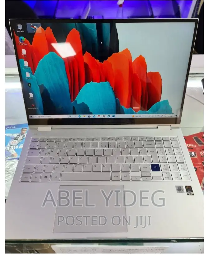 New Laptop Samsung 8GB Intel Core I5 SSD 256GB
