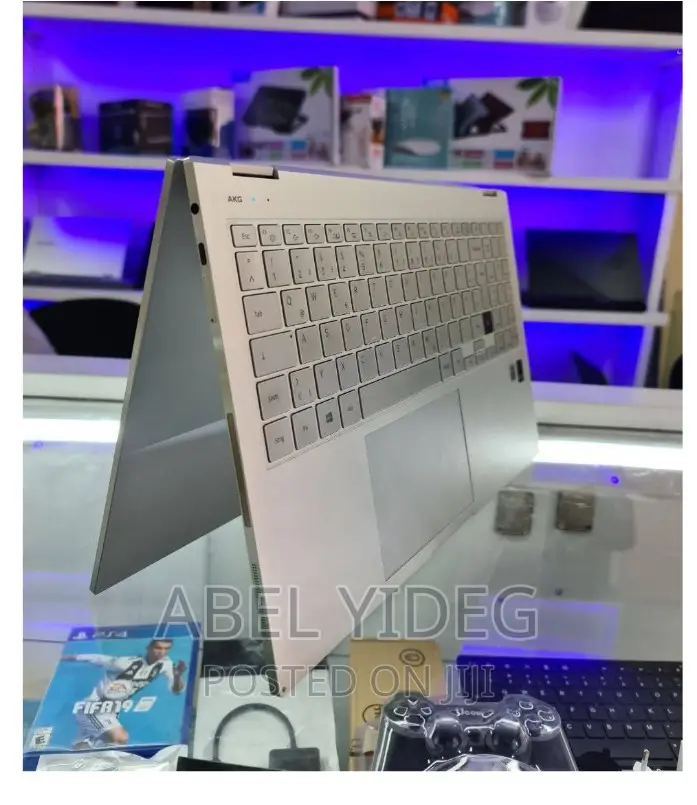 New Laptop Samsung 8GB Intel Core I5 SSD 256GB