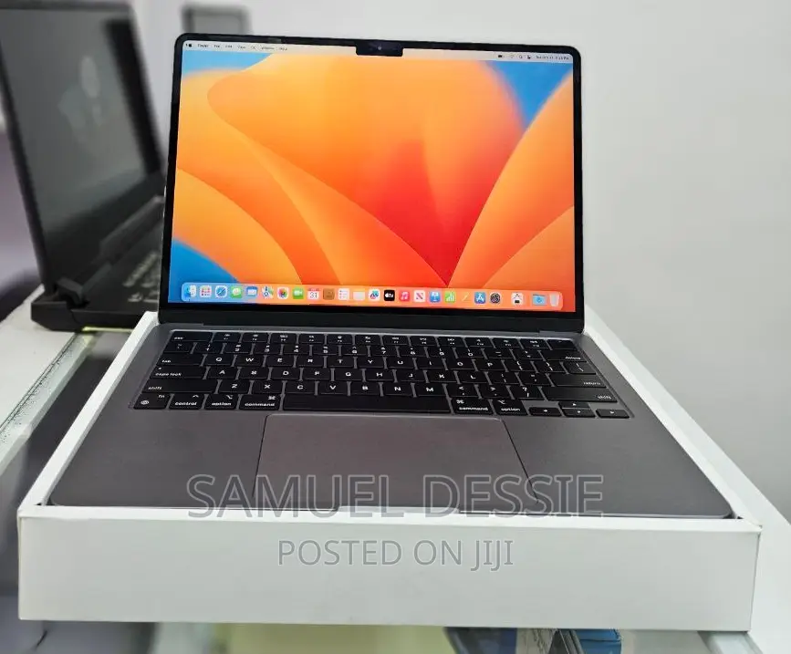 New Laptop Apple MacBook Air 2023 M2 8GB Apple M2 SSD 256GB