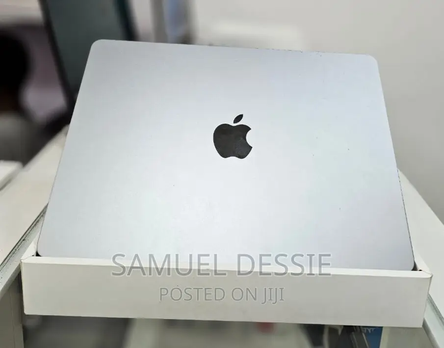 New Laptop Apple MacBook Air 2023 M2 8GB Apple M2 SSD 256GB