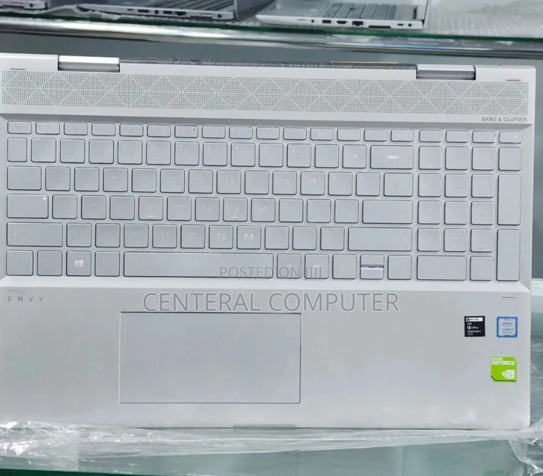 New Laptop HP Envy X360 8GB Intel Core I7 SSD 512GB