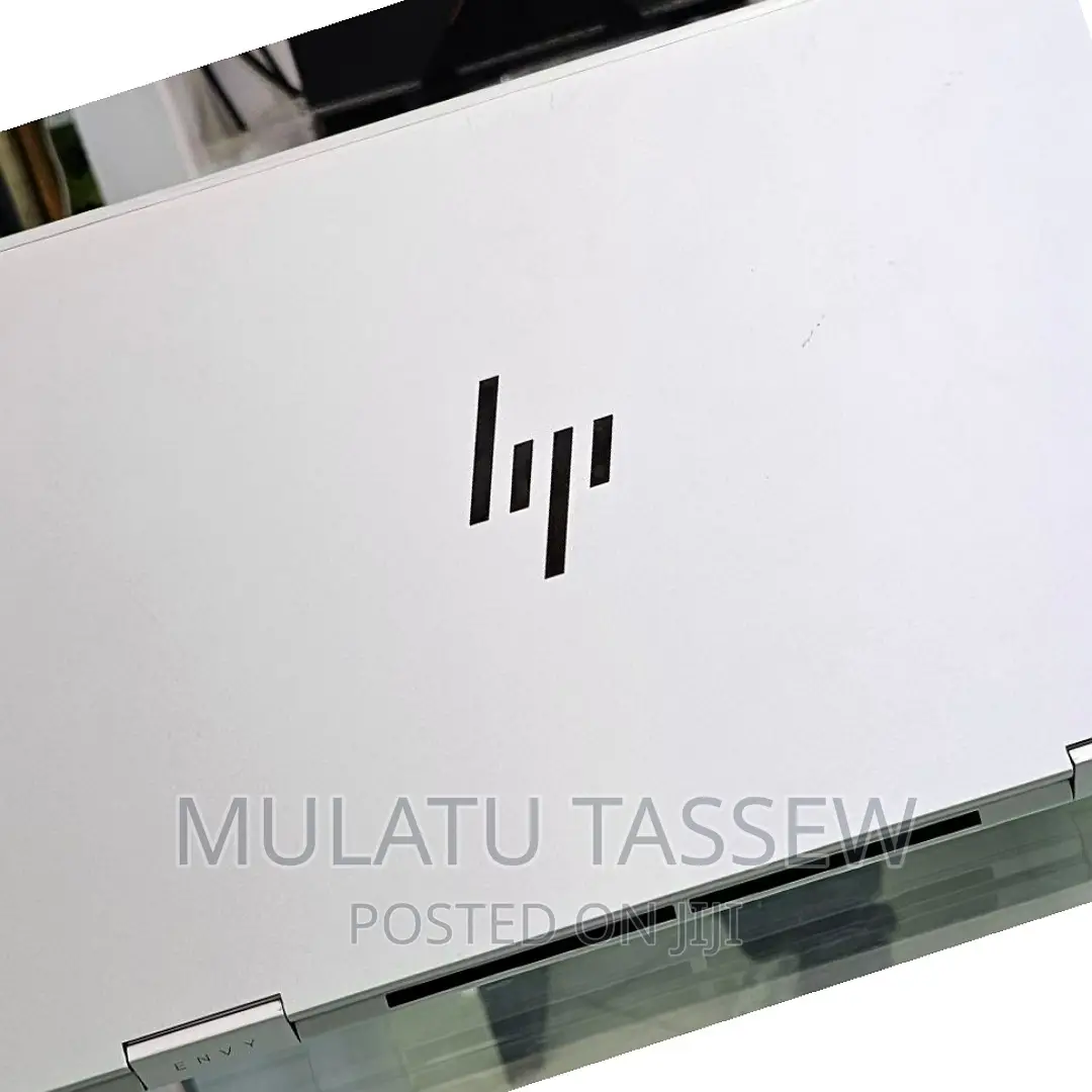 New Laptop HP Envy X360 8GB Intel Core I5 SSD 512GB