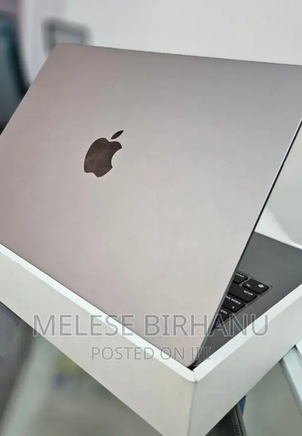 New Laptop Apple MacBook Air 2023 M2 8GB Intel Core I5 SSD 256GB