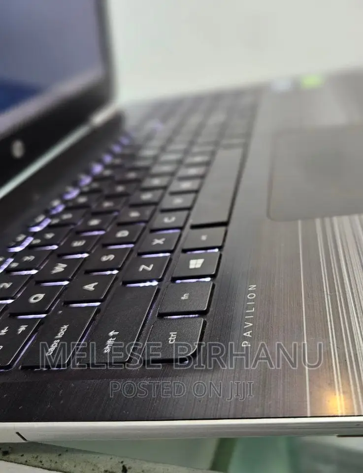 New Laptop HP Pavilion 15 8GB Intel Core I5 HDD 1T