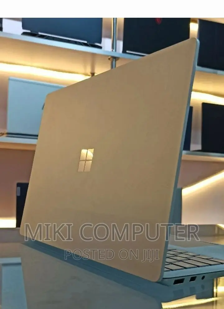 New Laptop 8GB Intel Core I7 SSD 512GB
