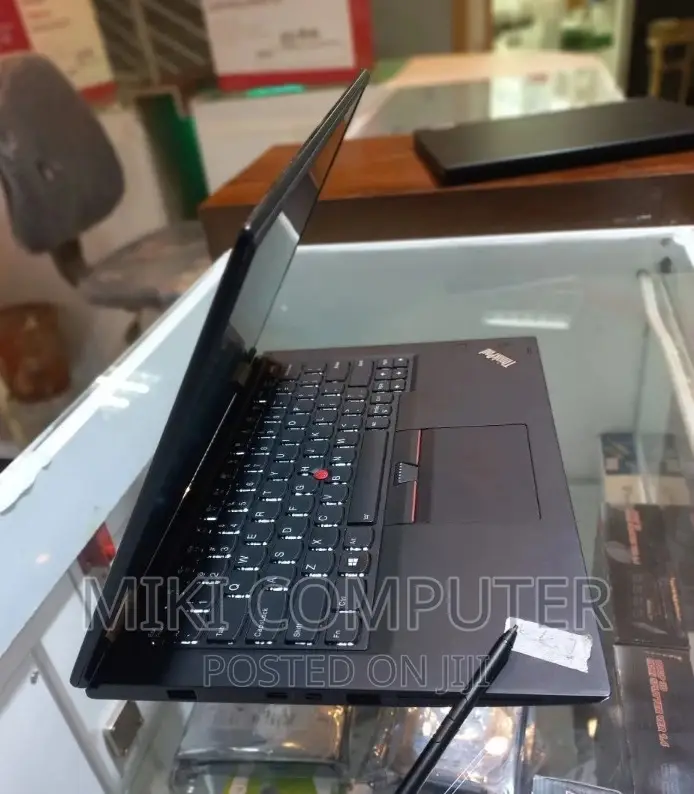 New Laptop Lenovo ThinkPad Yoga 370 8GB Intel Core I7 SSD 512GB