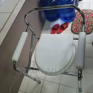 Potty Chairs for Adults Come With a Pair of Firm Handles