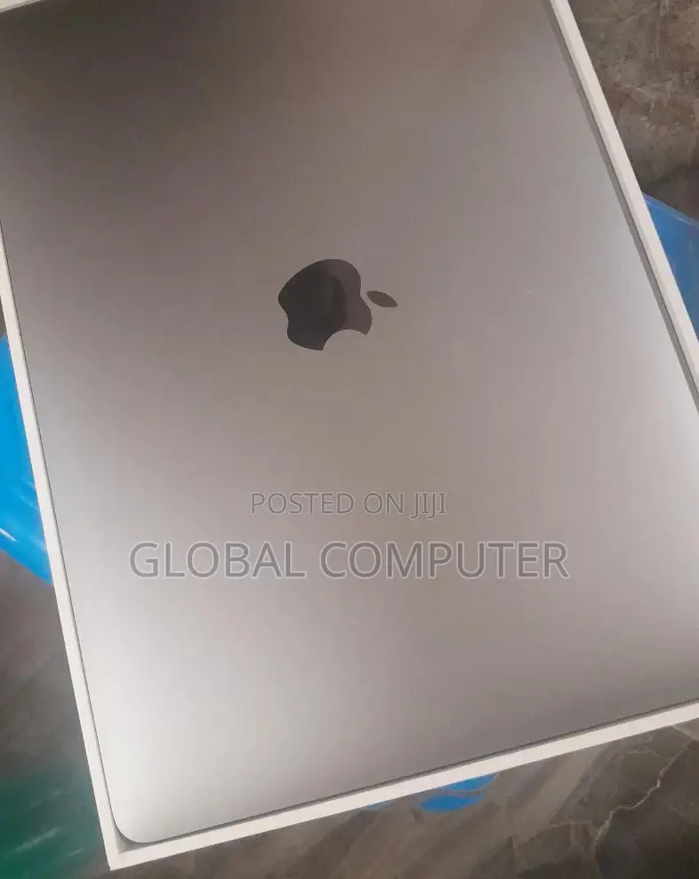 New Laptop Apple MacBook Pro 2020 M1 8GB Intel Core I5 SSD 256GB