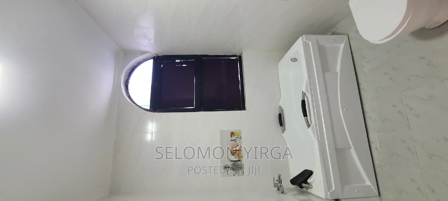 2bdrm Apartment in አድስ አበባ, Bole for rent