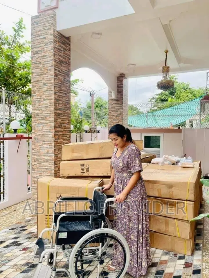 New Packed Almunium Wheelchair/Wheelchair/Wheelchair/Wheelch