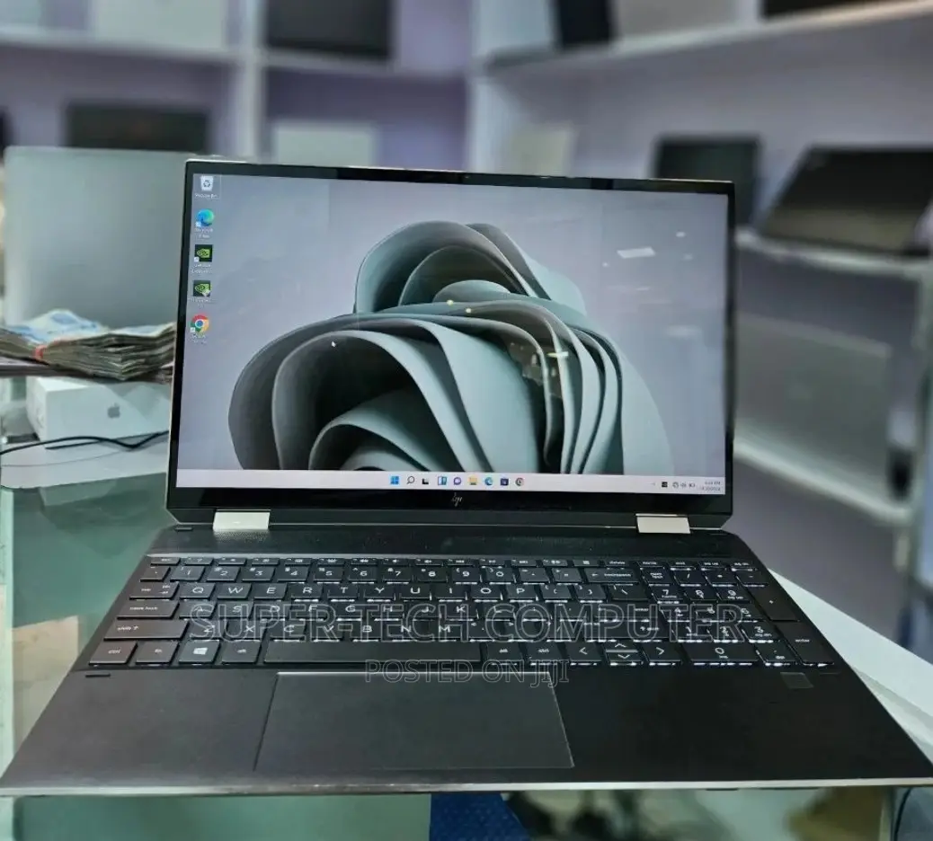 New Laptop HP Spectre X360 16GB Intel Core I7 SSD 512GB