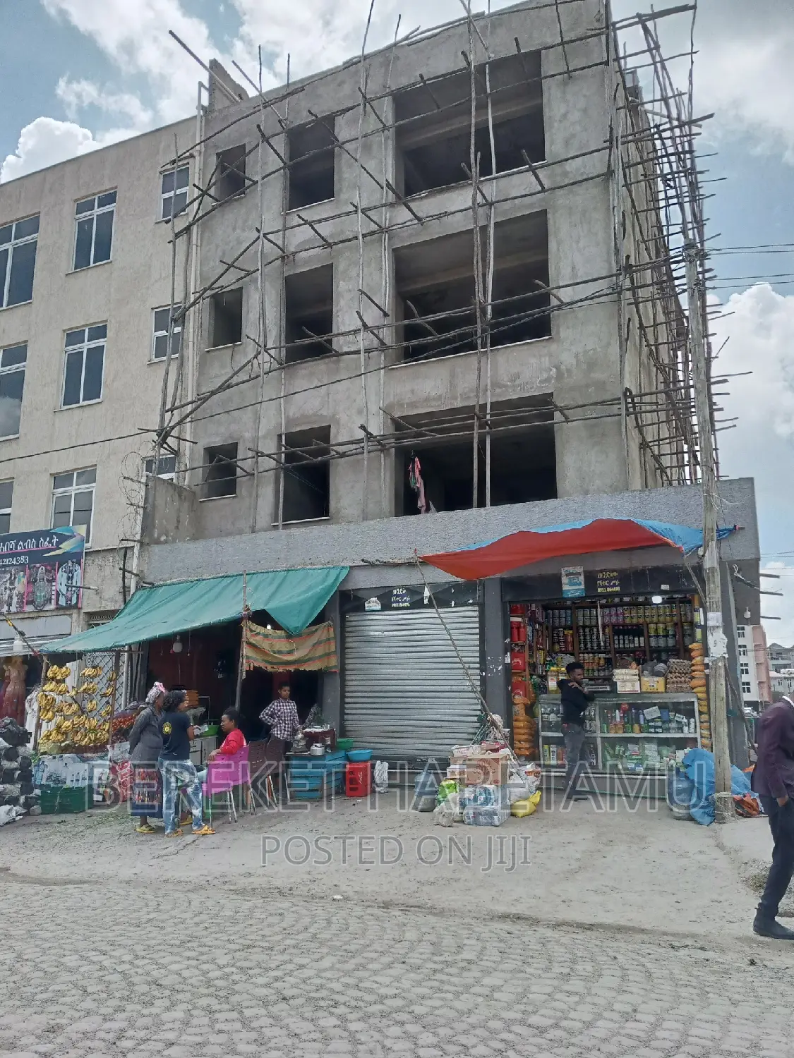 6bdrm House in ሃይሌ ጋርመንት, Nifas Silk-Lafto for sale