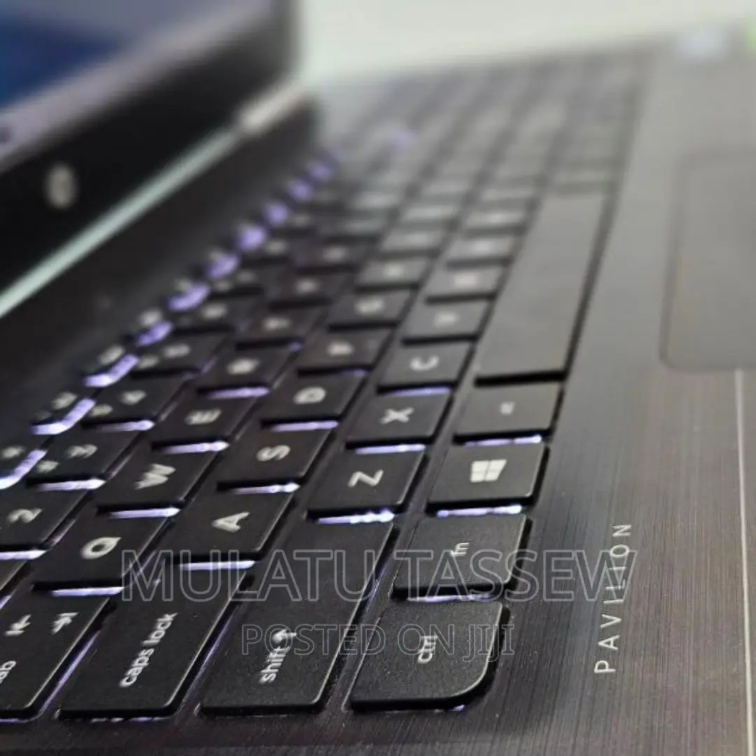 New Laptop HP Pavilion 15 8GB Intel Core I5 HDD 1T