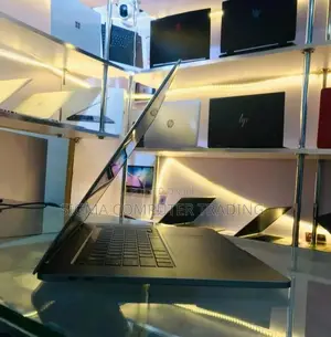 New Laptop Apple MacBook Pro 2019 16GB Intel Core i7 SSD 512GB