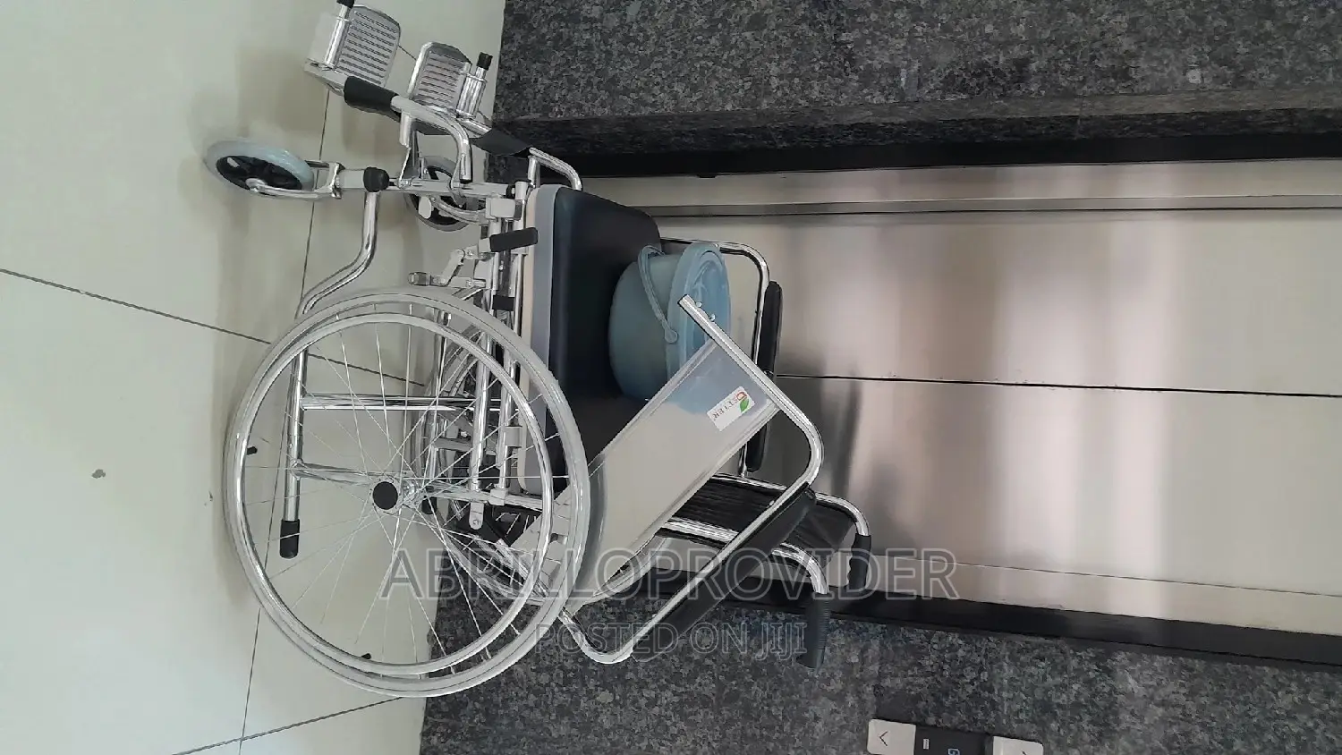 Almunium Commode Wheelchair/Wheelchair/Wheelchair/Wheelchair