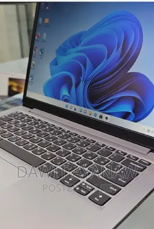 New Laptop Lenovo 8GB Intel Core I3 SSD 512GB