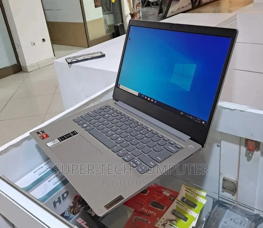 New Laptop Lenovo Ideapad 3 8GB AMD Ryzen 5 HDD+SSD 640GB