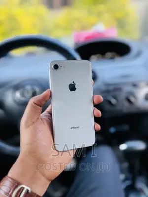 Apple iPhone 8 64 GB White