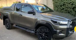 Toyota Hilux 2022 Gray