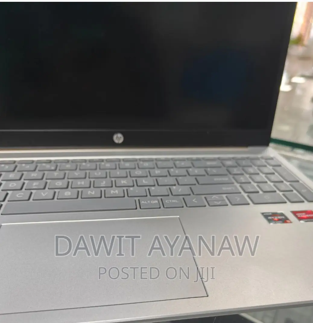 New Laptop HP 8GB AMD Ryzen 5 SSD 512GB